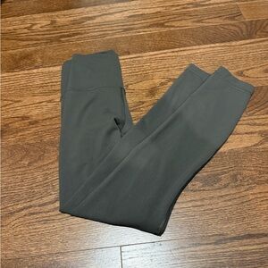 Lululemon Wunderunder 25” legging in Dark Olive